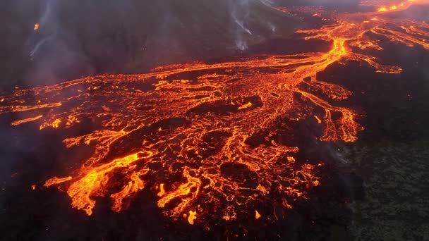 Посмотрите Поближе Извержение Вулкана Активный Вулканический Кратер Воздушный Драматический Вид — стоковое видео