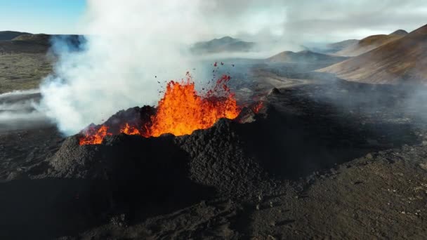 Guarda Vicino Eruzione Vulcanica Cratere Vulcanico Attivo Veduta Aerea Drammatica — Video Stock