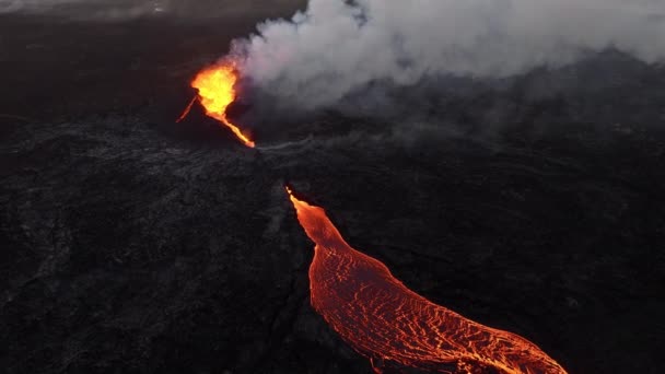 Геологический Феномен Захватывающий Пейзаж Изображающий Извержение Вулкана Демонстрирующий Интенсивное Проявление — стоковое видео