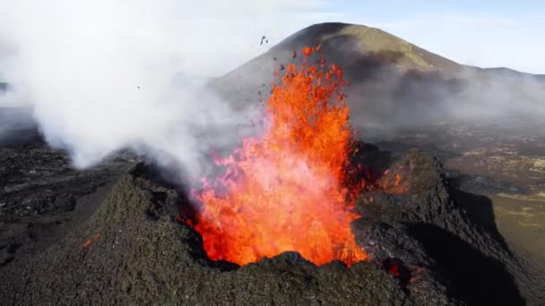 Eruzione Vulcanica Eruzioni Rosse Lava Bollente Terra Islanda Drone Volare — Video Stock
