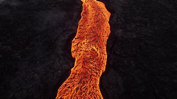 火山喷发 红色炽热的熔岩从冰岛地面喷发 无人驾驶飞机飞越岩浆河 Lili Hrutur Eruption 2023 高质量的4K镜头 — 图库视频影像