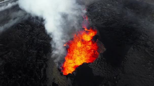 Eruzione Vulcanica Flusso Lava Ramificata Che Scende Sul Pendio Del — Video Stock