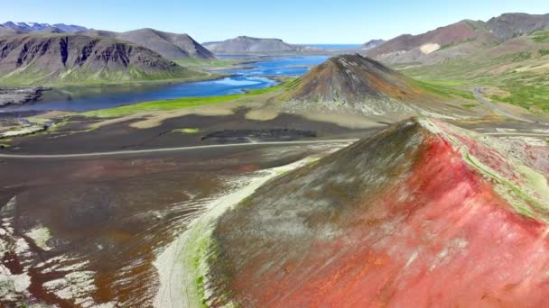 Vysočina Islandu Krásná Sopečná Hora Neobvyklá Přírodní Krajina Černé Kopce — Stock video