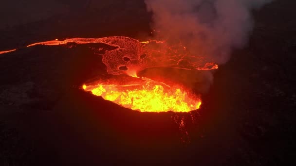 Vulkanausbruch Glühend Heiße Lava Bricht Island Aus Drohnen Fliegen Über — Stockvideo