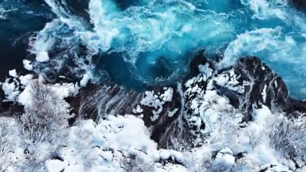 哥达福斯 冰岛著名的瀑布 冬天冰冻的瀑布 一个神奇的冰雪冬季地点 清澈的冰水和巨大的水流 高质量的4K镜头 — 图库视频影像