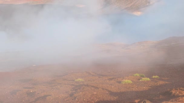 Marslandschaft Auf Der Erde Rauchende Fumarolen Island Geothermie Vulkanische Und — Stockvideo