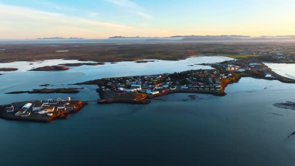 海岸の町 アイスランドの都市 美しい空の景色 海岸沿いの家 高品質の4K映像 — ストック動画