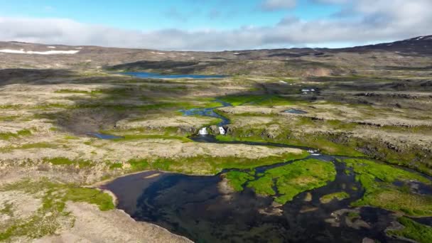 Survoler Belle Cascade Islande Par Une Matinée Nuageuse Été Paysage — Video