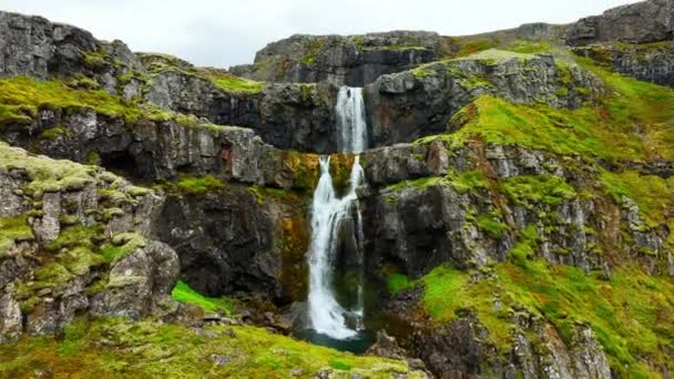Cachoeiras Nas Montanhas Bela Vista Aérea Islândia Temporada Verão Highlands — Vídeo de Stock