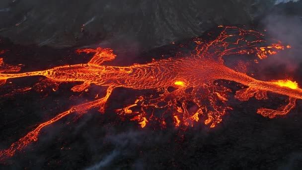 雷克雅未斯半岛Litli Hrutur火山的戏剧性火山爆发 一座新火山的诞生 火山喷发的第一天 冰岛令人难以置信的空中景观 高质量的4K镜头 — 图库视频影像