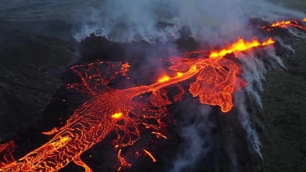 Δραματική Ηφαιστειακή Έκρηξη Του Ηφαιστείου Litli Hrutur Στη Χερσόνησο Reykjanes — Αρχείο Βίντεο