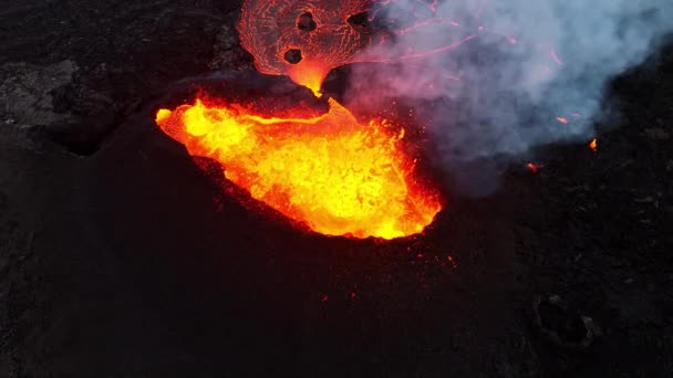 Erupción Del Volcán Islandia Río Rojo Lava Increíble Fenómeno Naturaleza — Vídeo de stock