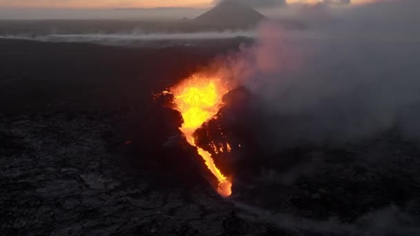 Volcano Eruption Iceland Flowing Red Hot Lava River Incredible Nature — Stock Video