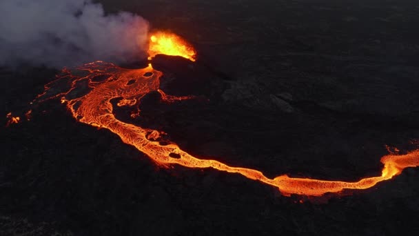 Извержение Вулкана Исландии Река Красная Горячая Лава Невероятный Природный Феномен — стоковое видео