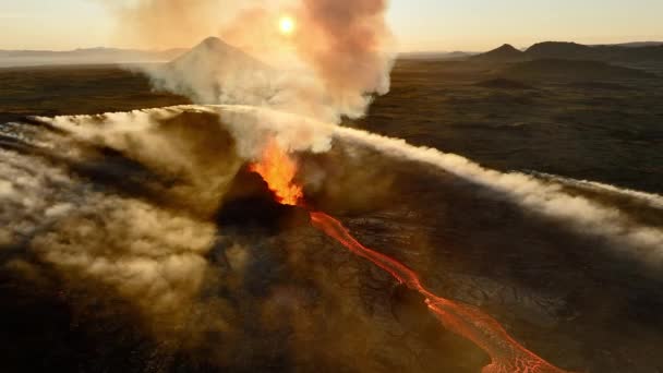 アイスランドの火山噴火 赤い熱いラバ川 信じられないほどの自然現象 レイジャン半島の劇的なリトリウス火山噴火の壮大な空中 高品質の4K映像 — ストック動画
