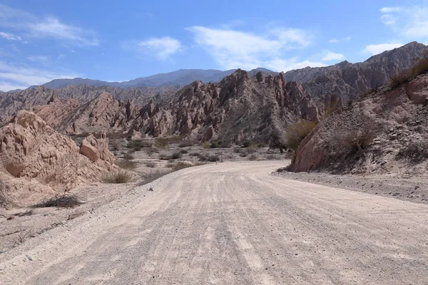 Arjantin 'in en tehlikeli bölgelerinden biri olan Cachi' den Cafayate 'ye kadar olan ünlü ve efsanevi rota 40.