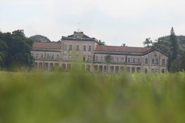 Piracicaba, Sao Paulo, Brezilya - 15 Ocak 2023: Devlet Tarım Fakültesi ana binası. Sao Paulo Üniversitesi, ESALQ. Yüksek kalite fotoğraf