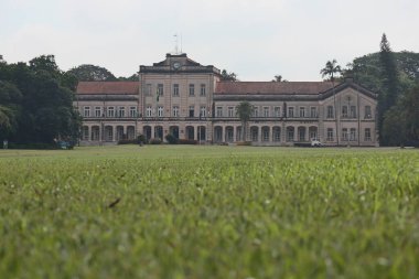 Piracicaba, Sao Paulo, Brezilya - 15 Ocak 2023: Devlet Tarım Fakültesi ana binası. Sao Paulo Üniversitesi, ESALQ. Yüksek kalite fotoğraf