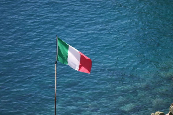 Italien Flagge Mit Meereshintergrund Cinque Terre Italien Hochwertiges Foto — Stockfoto