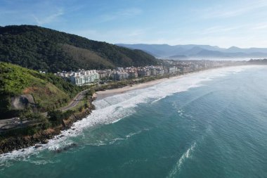 Ubatuba Beach Praia Grande 'nin hava manzarası. Ubatuba, Sao Paulo. Yüksek kalite fotoğraf