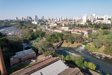 Piraciaba, Brezilya 'daki Old Sugar Mill ve Piracicaba nehri. Yüksek kalite fotoğraf