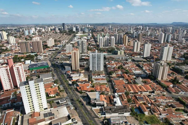 Piracicaba şehri, Brezilya, panorama hava manzaralı 2023 Ağustos. Yüksek kalite fotoğraf