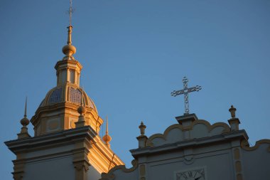 Taubate - SP, Brezilya. 22 Haziran 2024. Dom Epaminondas Kilisesi detayı güneşli bir günde. Yüksek kalite fotoğraf