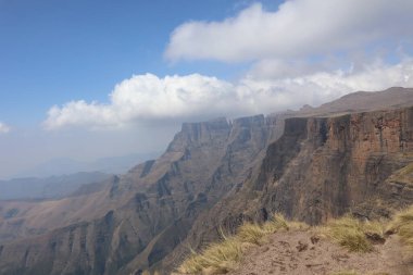 Kraliyet Natal Ulusal Parkı 'ndaki amfitiyatro manzarası, Drakensberg, Güney Afrika. Yüksek kalite fotoğraf