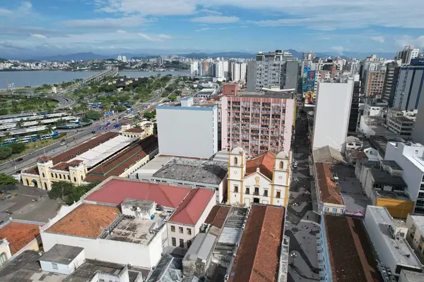 Sao Francisco das Chagas Kilisesi, 1754 yılında inşa edilmiş, insansız hava aracı manzaralı, Florianopolis, Santa Catarina, Brezilya. Yüksek kalite fotoğraf