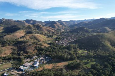 Sao Paulo eyaleti kırsalında Serra da Mantiqueira 'da bulunan Sao Francisco Xavier' in insansız hava aracı görüntüsü. Yüksek kalite fotoğraf