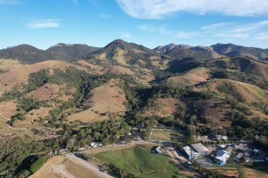 Sao Paulo eyaleti kırsalında Serra da Mantiqueira 'da bulunan Sao Francisco Xavier' in insansız hava aracı görüntüsü. Yüksek kalite fotoğraf