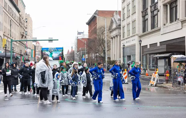 Scranton, Pensilvanya - 9 Mart 2024: Steamtown alışveriş merkezindeki her yıl düzenlenen St. Patrick Günü Geçidi