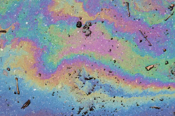 Φωτογραφία Πετρελαιοκηλίδας Στην Άσφαλτο Χρώματα Τόξου — Φωτογραφία Αρχείου