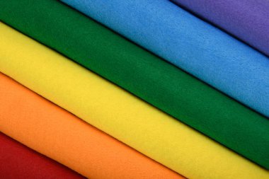 Çevrimiçi mağazalar, sunumlar, el yapımı ürünler veya rulo içindeki DIY içeriği için renkli örnekler. Mesaj için yer. Yakın plan..