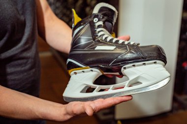 Antrenman ve halk pateni için buz pateni kiralama.