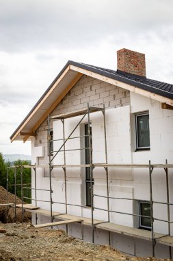 Modern tasarıma sahip yeni evler.