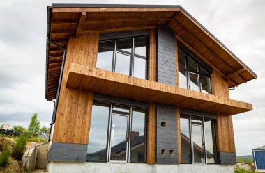 Modern tasarıma sahip yeni evler.