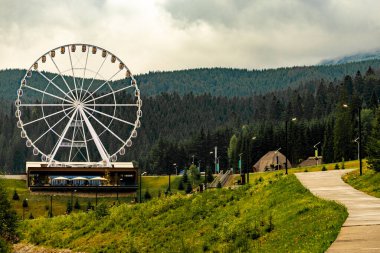 Bukovel 'de güzel ışıklandırmalı dönme dolap..