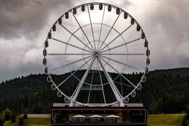 Bukovel 'de güzel ışıklandırmalı dönme dolap..