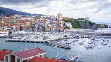 Bermeo, İspanya 'nın Bask Özerk Bölgesi' nde, Busturialdea bölgesinde, Vizcaya belediyesi. Urdaibai Biyosfer Bölgesi 'nin en kalabalık kentlerinden biridir.