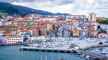Bermeo, İspanya 'nın Bask Özerk Bölgesi' nde, Busturialdea bölgesinde, Vizcaya belediyesi. Urdaibai Biyosfer Bölgesi 'nin en kalabalık kentlerinden biridir.