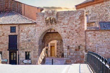 Burgo de Osma-Ciudad de Osma, İspanya 'nın Kastilya y Len özerk bölgesinin Soria eyaletine bağlı belediyesi..