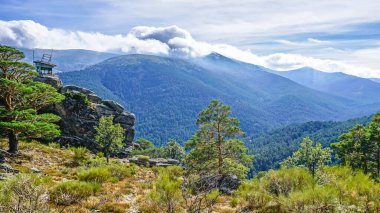 Madrid 'deki Sierra de Guadarrama' nın etkileyici bakış açısı