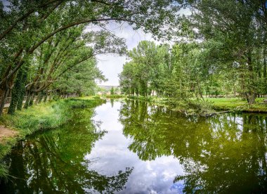 Duero Nehri Soria şehrinden geçerken