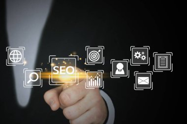 SEO arama motoru optimizasyonu, organik arama ve bağlantı kurma fikri