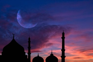 Mutlu ramazanlar, mutlu bayramlar, ramazanın hilal, İslami ay, ramazan mübarek ve ramazan kareem kavramı..
