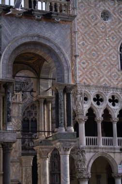 Dük 'ün Sarayı. Venedik. Venedik Gotik tarzı. Mimari, dış mekan, sütunlar. Gün, elementler, mimari. 