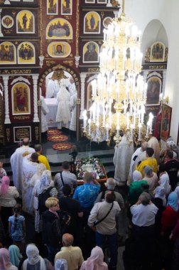 Metropolitan Epiphanius 'un başkanlığında the Holy Diriliş Kilisesi' nde büyüleyici bir kutsama töreni. 2 Haziran 2023 'te manevi öneme sahip yeni kilisenin kutsaması için toplandık..