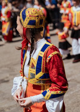 Desulo, Sardunya 'nın geleneksel kadın elbisesi.