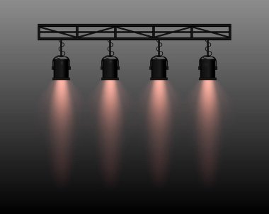 Spot ışığı ayarlandı. Dört sahne ışıkları kırmızı kirişler, kirişlerden sarkıyor. Tiyatro, konser, gösteri ve etkinlikler için profesyonel ışıklandırma ekipmanları. Odaklanmış aydınlatma, performans ayarları.